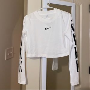 Nike Sportswear Long-Sleeve Crop Top